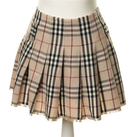 burberry pleated skirt with plaid|Burberry plaid pleated skirt.